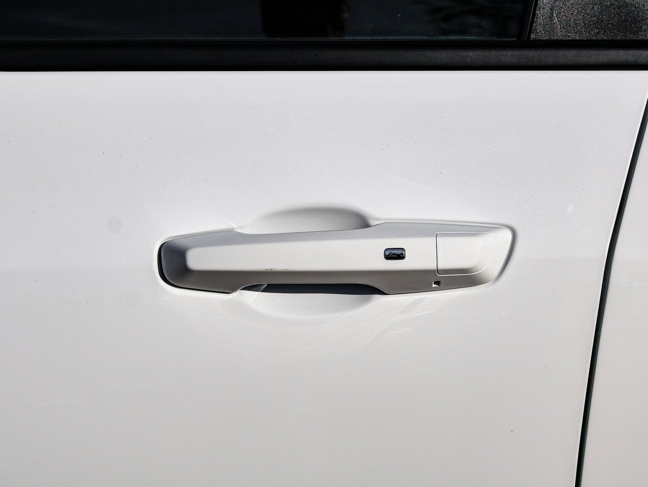 2026 GMC Terrain AWD 4dr Elevation White Sherwood Park - photo #7
