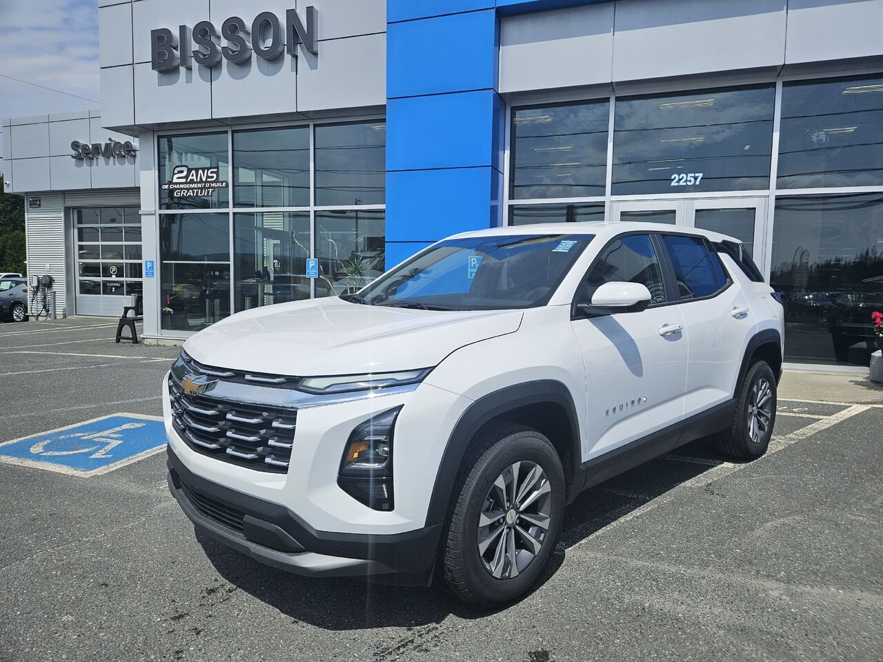 2027 Chevrolet Equinox LT 4 portes à transmission intégrale avec 2LT Summit White Thetford Mines - photo #0