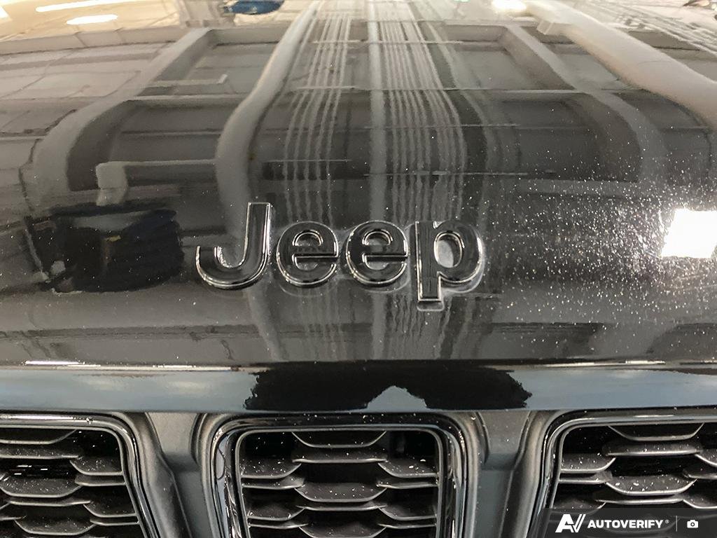 2025 Jeep Grand Cherokee L 2601863A | Altitude Black Edmonton - photo #8