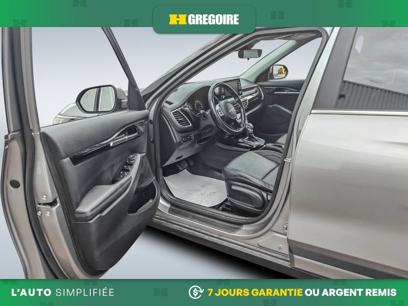 Kia Seltos 2023 Argent Laval - photo #11