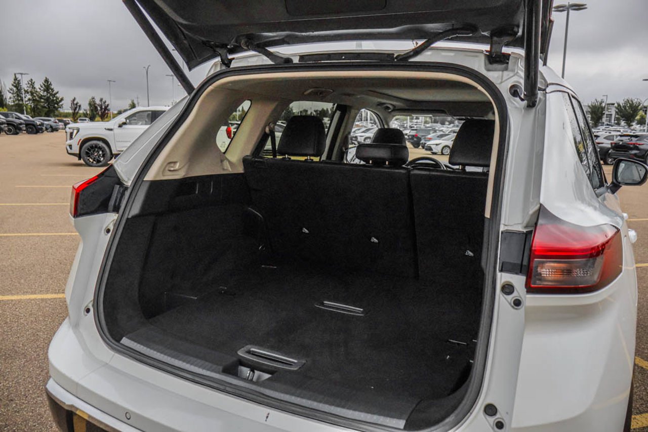 2024 Nissan Rogue AWD Platinum White Sherwood Park - photo #8