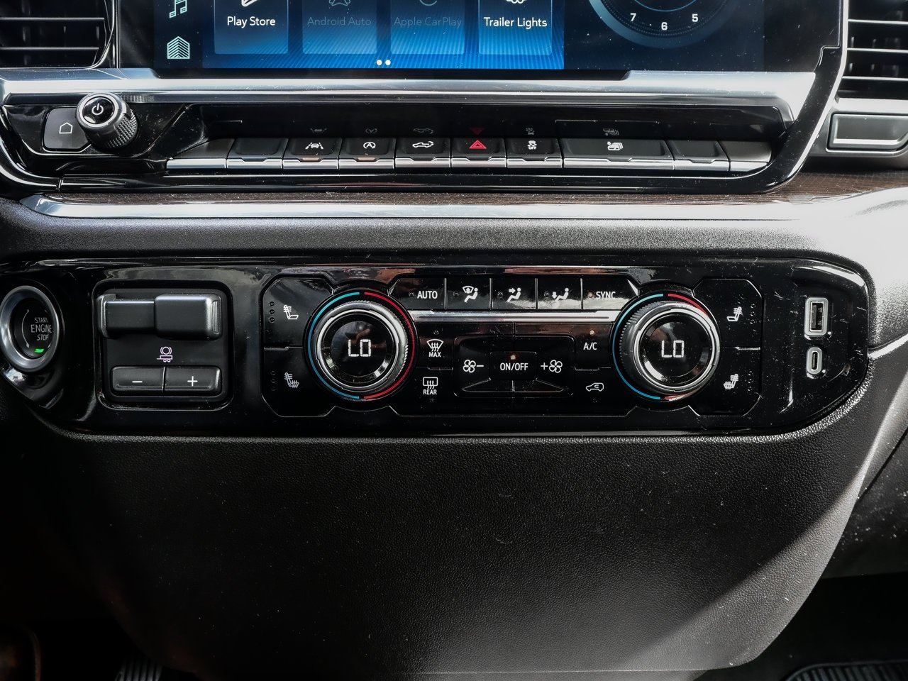 2025 Chevrolet Silverado 1500 4WD Crew Cab 147 LT Grey Sherwood Park - photo #26
