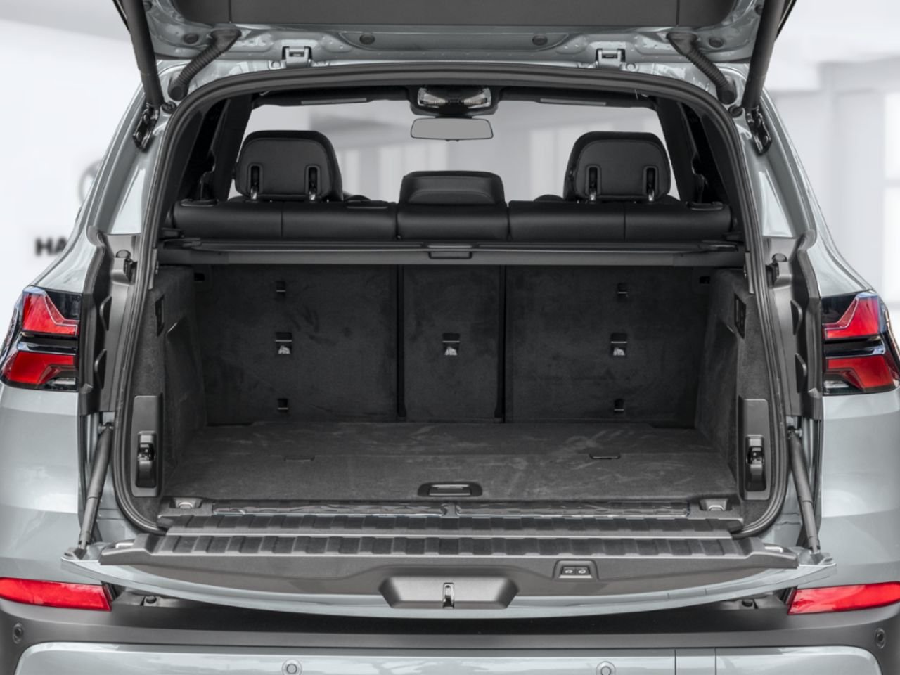2026 BMW X5 xDrive50e Black Sapphire Metallic Blainville - photo #10