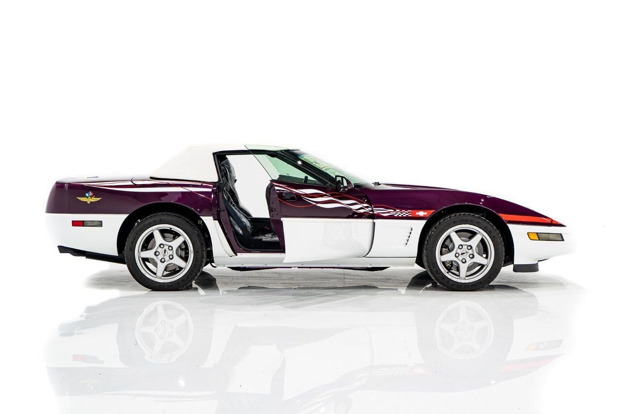 Chevrolet Corvette *PRIX EN USD* RPO Z4Z PACE CAR PRESENTED IN DELIVERY PACKAGING WITH ONLY 192MILES (307KM) FROM NEW 1995 Blanc Montréal - photo #44