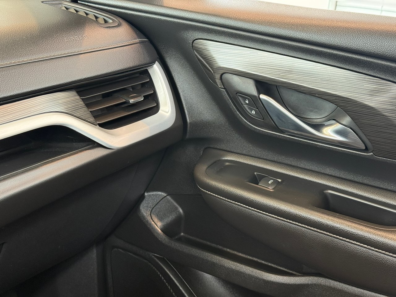 GMC Terrain 2022 Bleu Notre-Dame-des-Prairies - photo #31