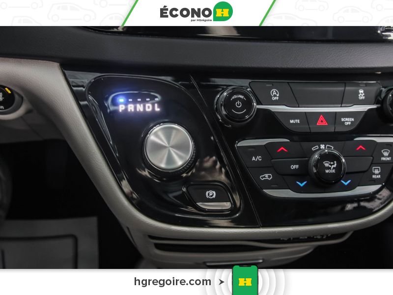 Chrysler Grand Caravan 2021 Gris Laval - photo #12