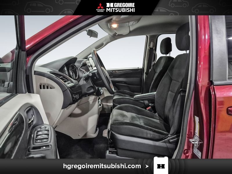 2017 Dodge GR Caravan Brown Blainville - photo #13
