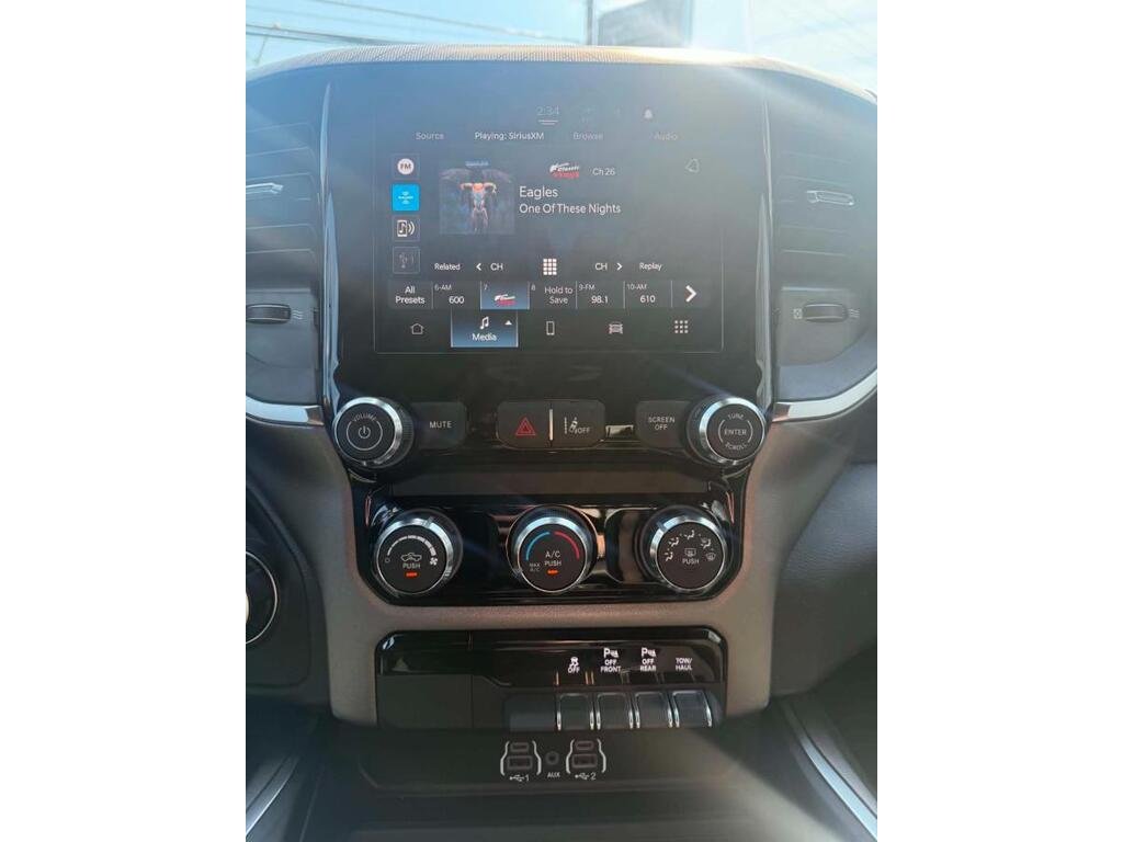 2026 Ram 1500 White Saint-Basile-le-Grand - photo #17