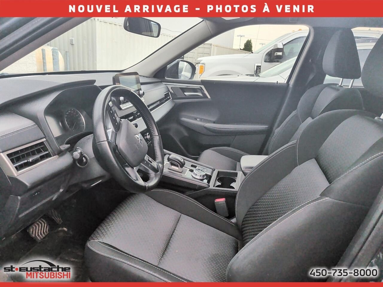 2024 Mitsubishi Outlander Grey Saint-Eustache - photo #1