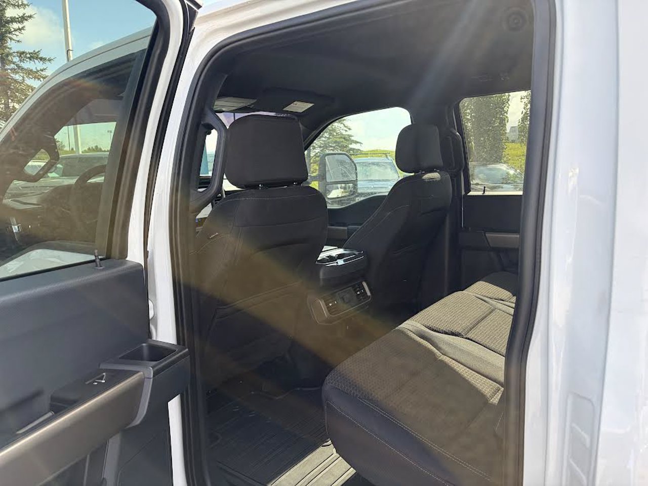 2024 Ford F-150 STX 4WD SuperCrew 5.5' Box White Sherwood Park - photo #5