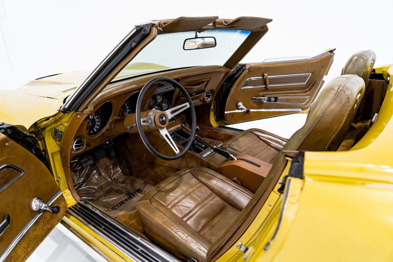 1972 Chevrolet Corvette Unrestored matching# LT1 with documented 103,454km(64,283mi) | PRIX EN USD Gold Montreal - photo #9