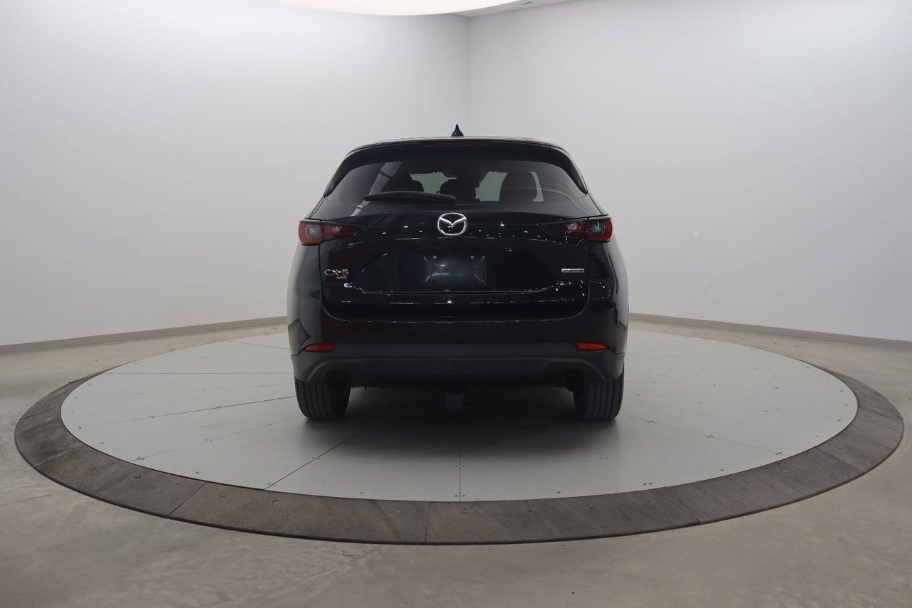2025 Mazda CX-5 VIN JM3KFBCM8S0579539 Black Chicoutimi - photo #4
