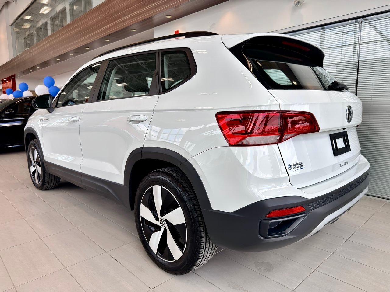 2024 Volkswagen Taos White Notre-Dame-des-Prairies - photo #9
