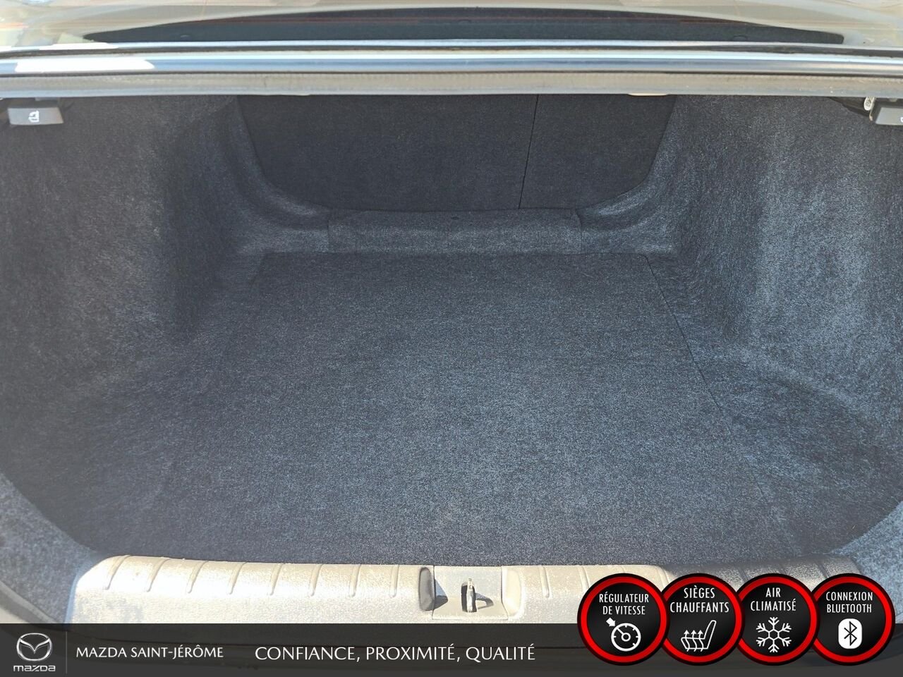2020 Honda Civic Berline LX | MANUELLE | MAGS NOIR | CLEAN CARFAX | White Saint-Jérôme - photo #21