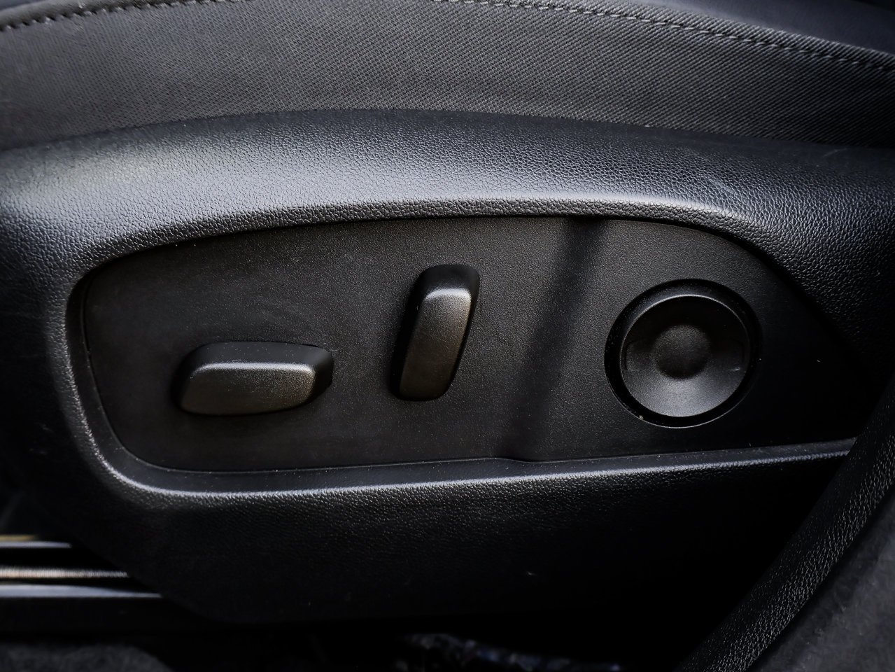 2026 GMC Terrain AWD 4dr Elevation Grey Sherwood Park - photo #19