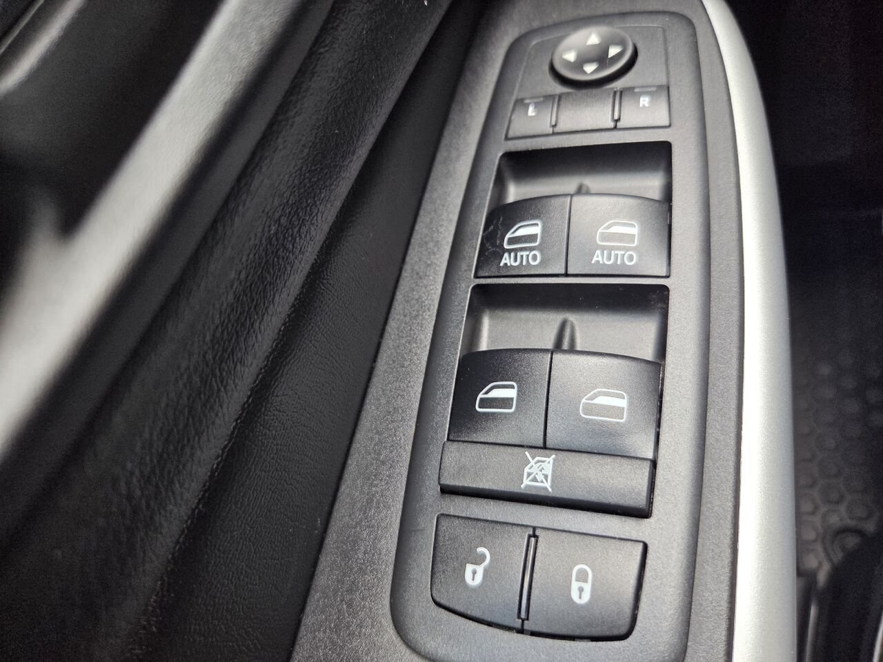 2018 JEEP CHEROKEE Silver Mont-Laurier - photo #14