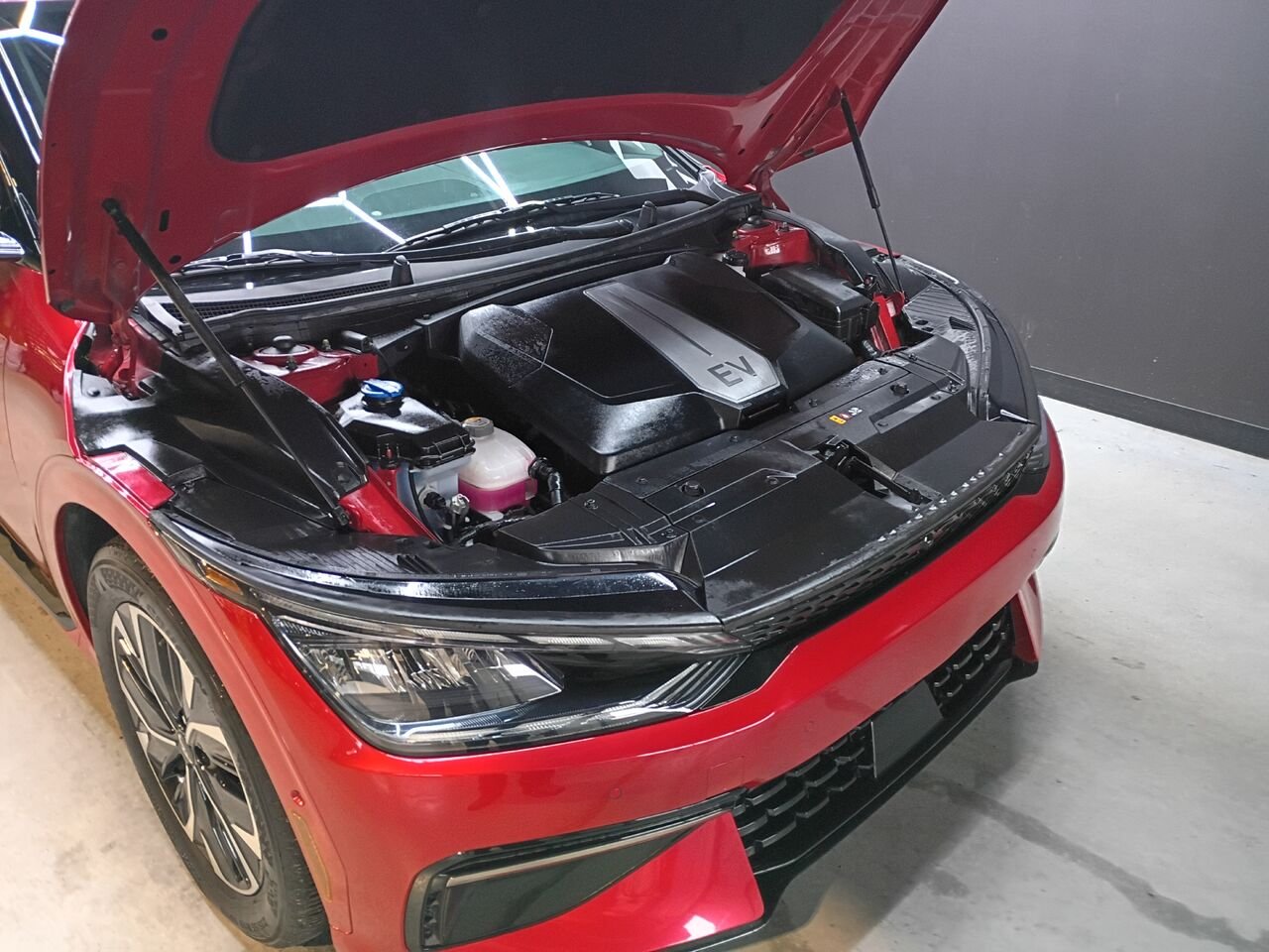 Kia EV6 2024 Rouge Blainville - photo #32