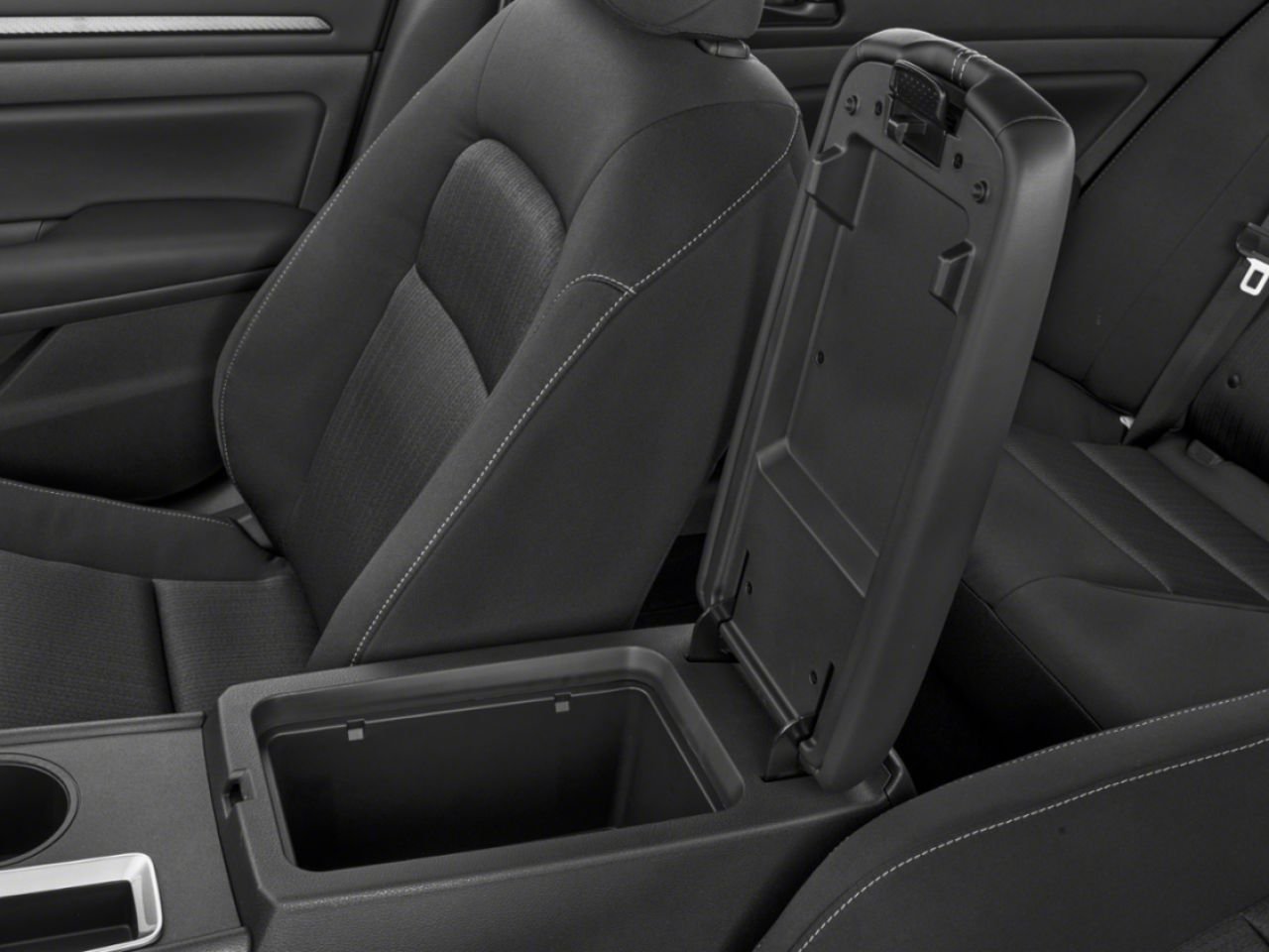 2024 Nissan Altima Super Black Saint-Eustache - photo #9