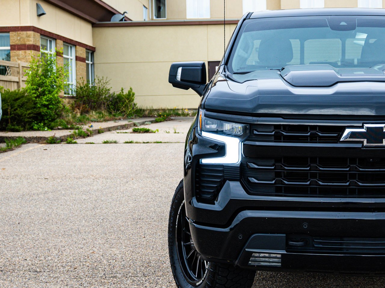 2024 Chevrolet Silverado 1500 4WD Crew Cab 147 LT Trail Boss Black Sherwood Park - photo #5
