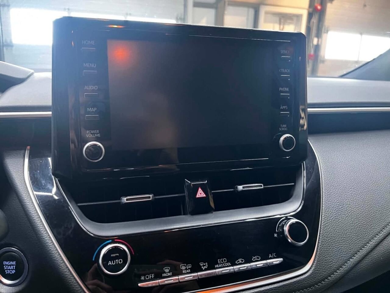 2022 Toyota Corolla Red Blainville - photo #21