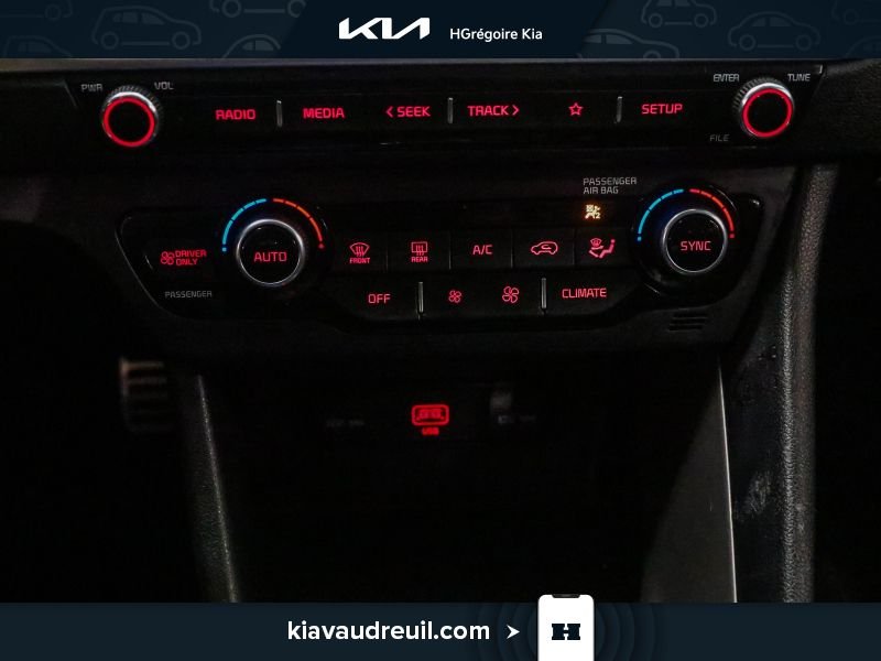 2022 Kia Niro White Saint-Eustache - photo #20