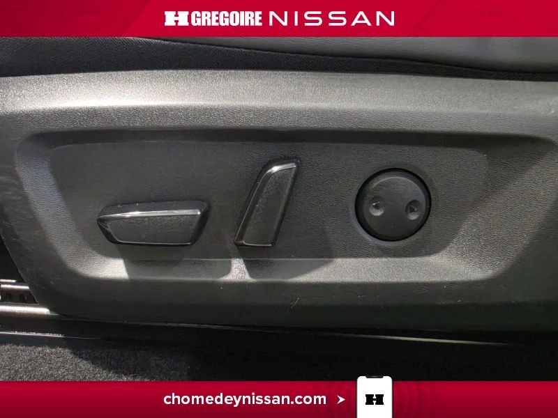 Nissan Rogue 2021 Blanc Laval - photo #16