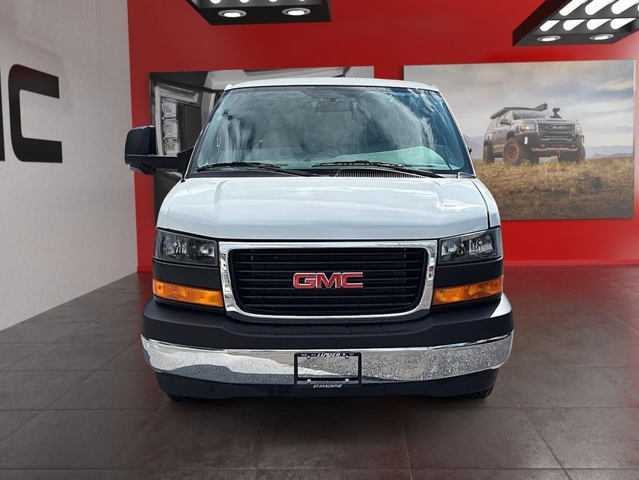 2026 GMC Savana Commercial Cutaway 2026 SUMMIT WHITE