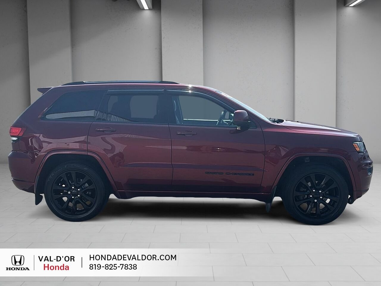 2018 Jeep Grand Cherokee Altitude IV 4x4 *Disponibilité limitée* Red Val-d'Or - photo #4