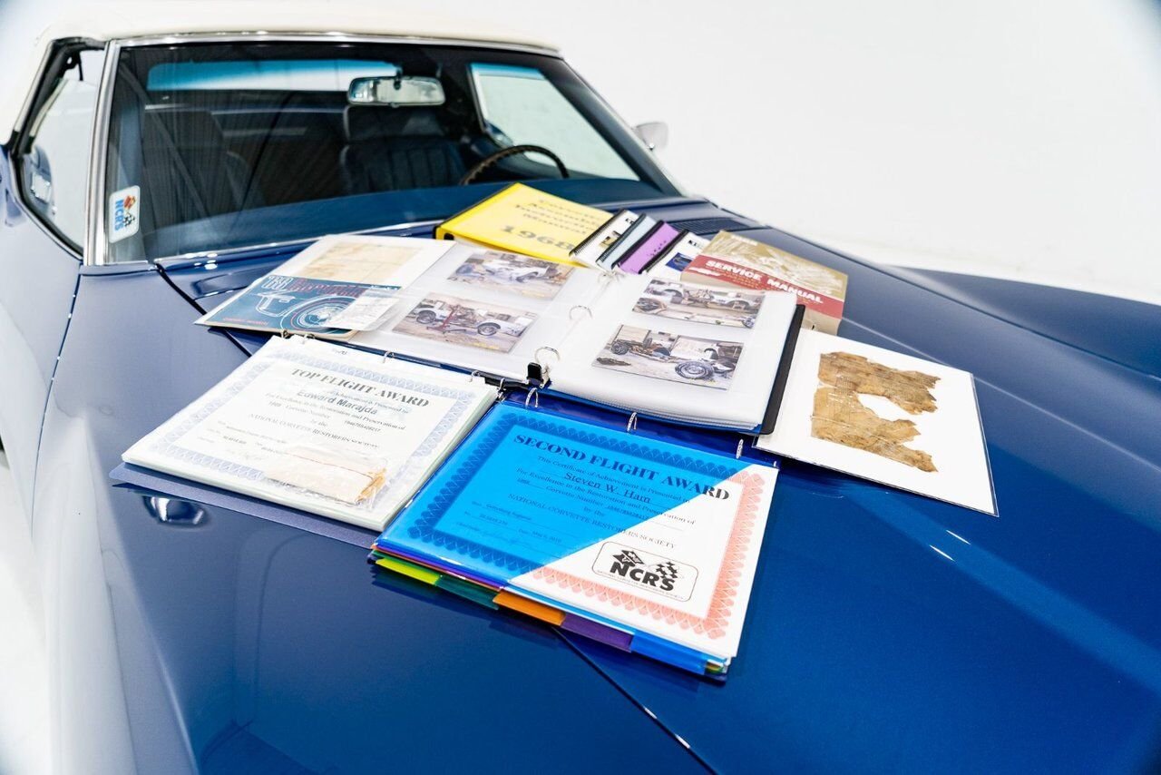 Chevrolet Corvette *PRIX EN USD* Matching numbers Top flight with extensive documentation 1968 Bleu Montréal - photo #24