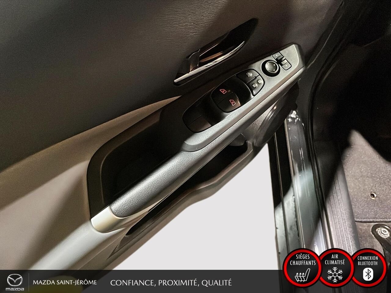 Nissan Kicks SR | DÉMARREUR À DISTANCE | AIDE AU STATIONNEMENT | MAGS NOIR 2023 Gris Saint-Jérôme - photo #12