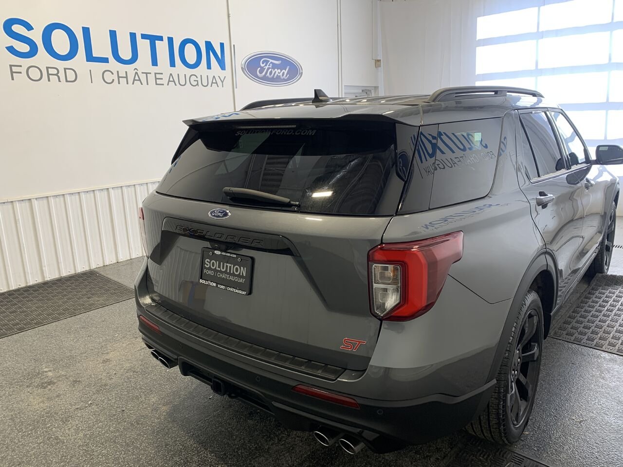 Ford Explorer ST EXPLORER ST 4WD 2024 Gris Châteauguay - photo #6