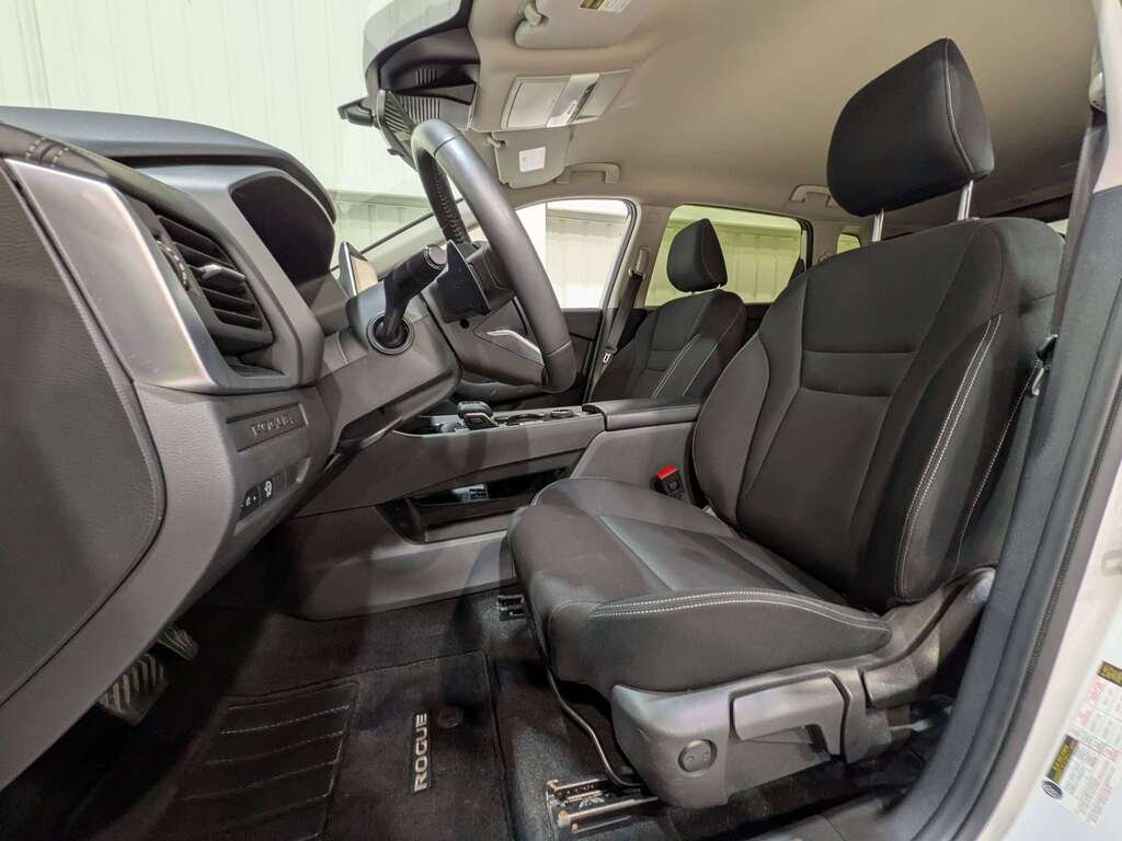 2024 Nissan Rogue AWD S White Val-David - photo #1