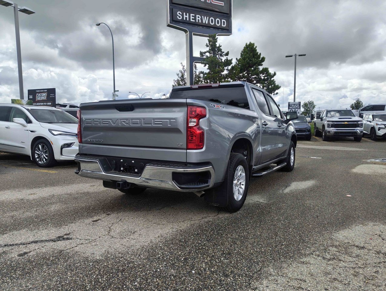 2025 Chevrolet Silverado 1500 4WD Crew Cab 147 LT Grey Sherwood Park - photo #5