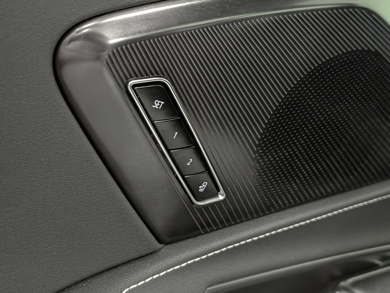 CHEVROLET CORVETTE STINGRAY CABRIOLET Exhaust Performance Suspension Active Bas Km 2024 GRIS LOUP DE MER- TRIPLE COUCHE Sherbrooke - photo #26