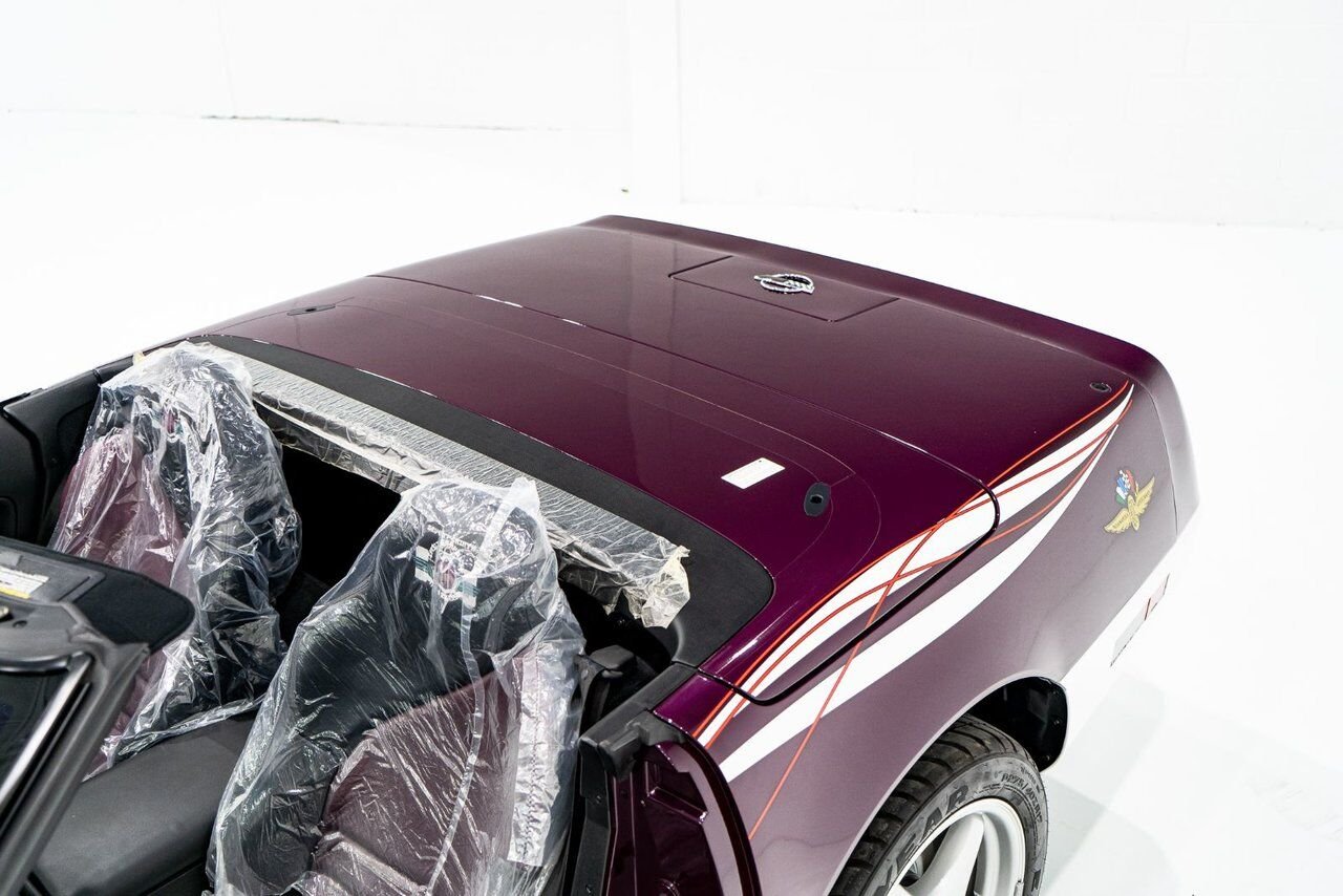 Chevrolet Corvette *PRIX EN USD* RPO Z4Z PACE CAR PRESENTED IN DELIVERY PACKAGING WITH ONLY 192MILES (307KM) FROM NEW 1995 Blanc Montréal - photo #66