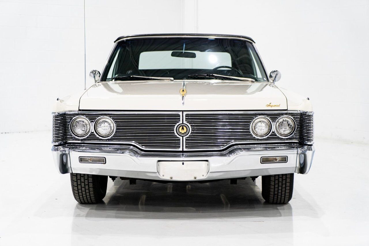 Chrysler IMPERIAL Unrestored with only 31,056 original miles **PRICE IN USD** 1968 Blanc Montréal - photo #57
