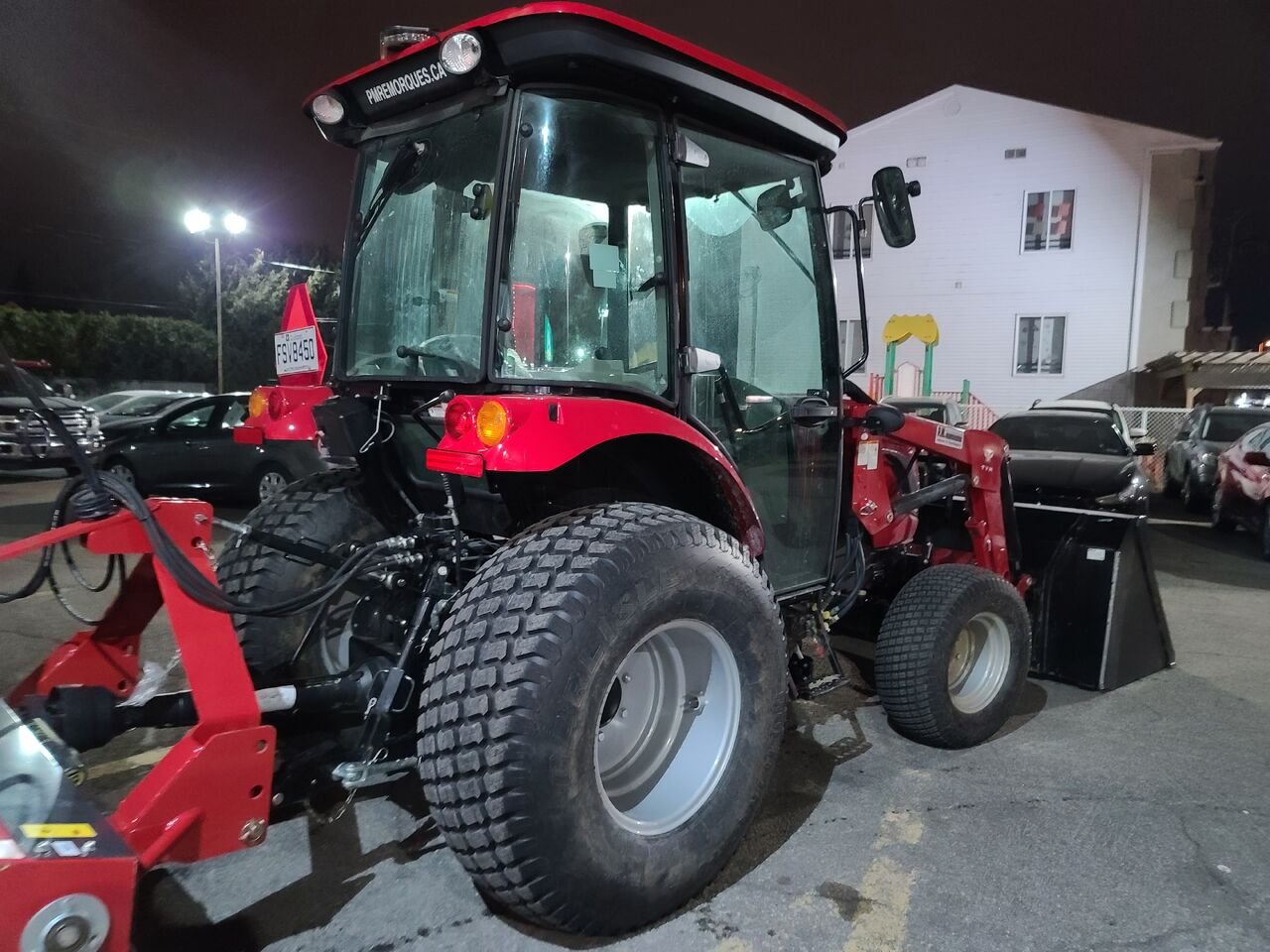 TYM T574H 2023 Rouge Longueuil, - photo #5