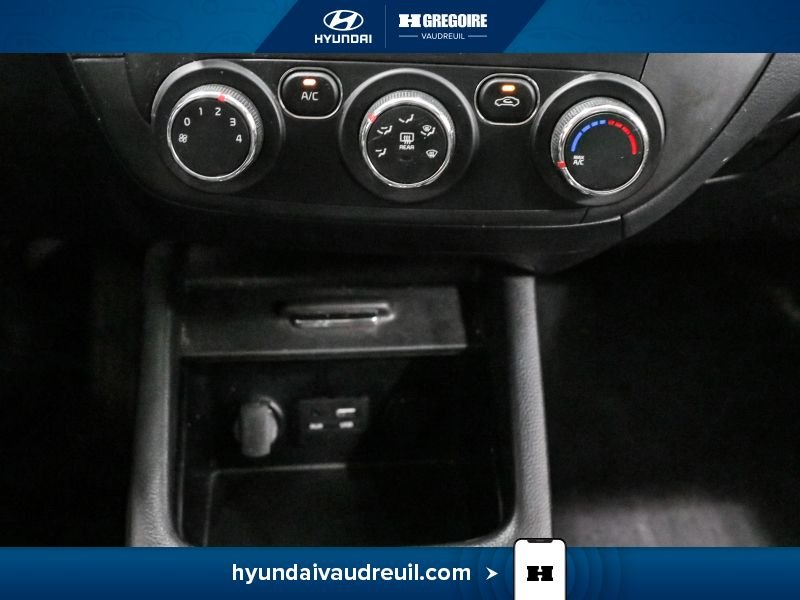Kia Forte5 2018 Blanc Laval - photo #27