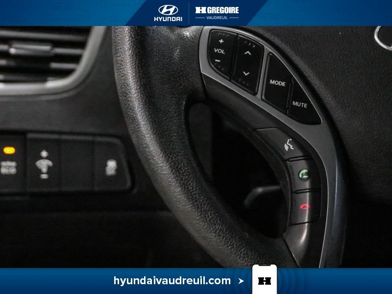 2016 Hyundai Elantra White Laval - photo #20