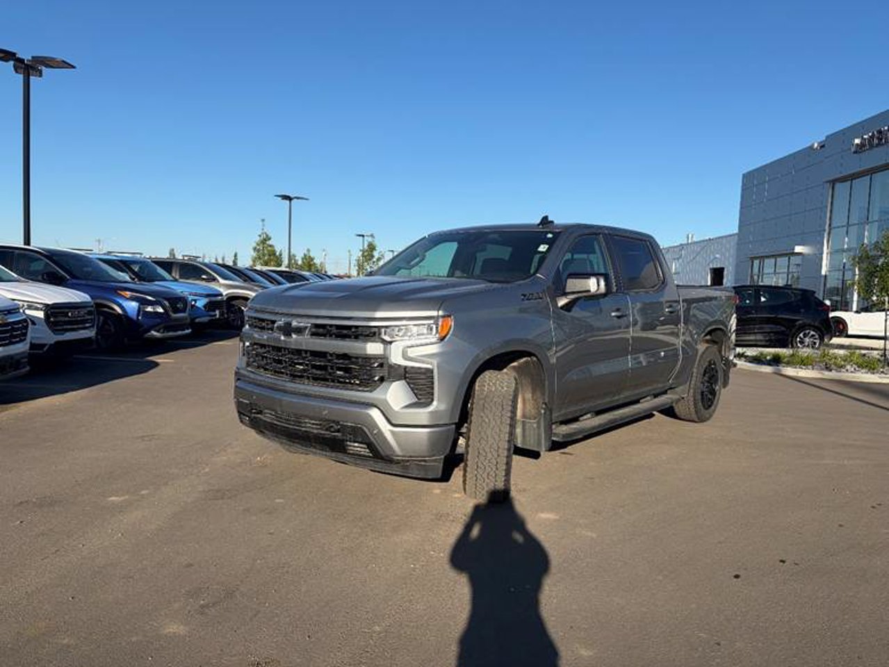 2024 Chevrolet Silverado 1500 4WD Crew Cab 147 RST Grey Sherwood Park - photo #5