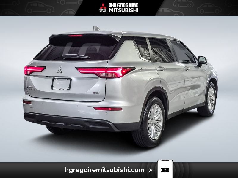 2022 Mitsubishi Outlander Grey Blainville - photo #8