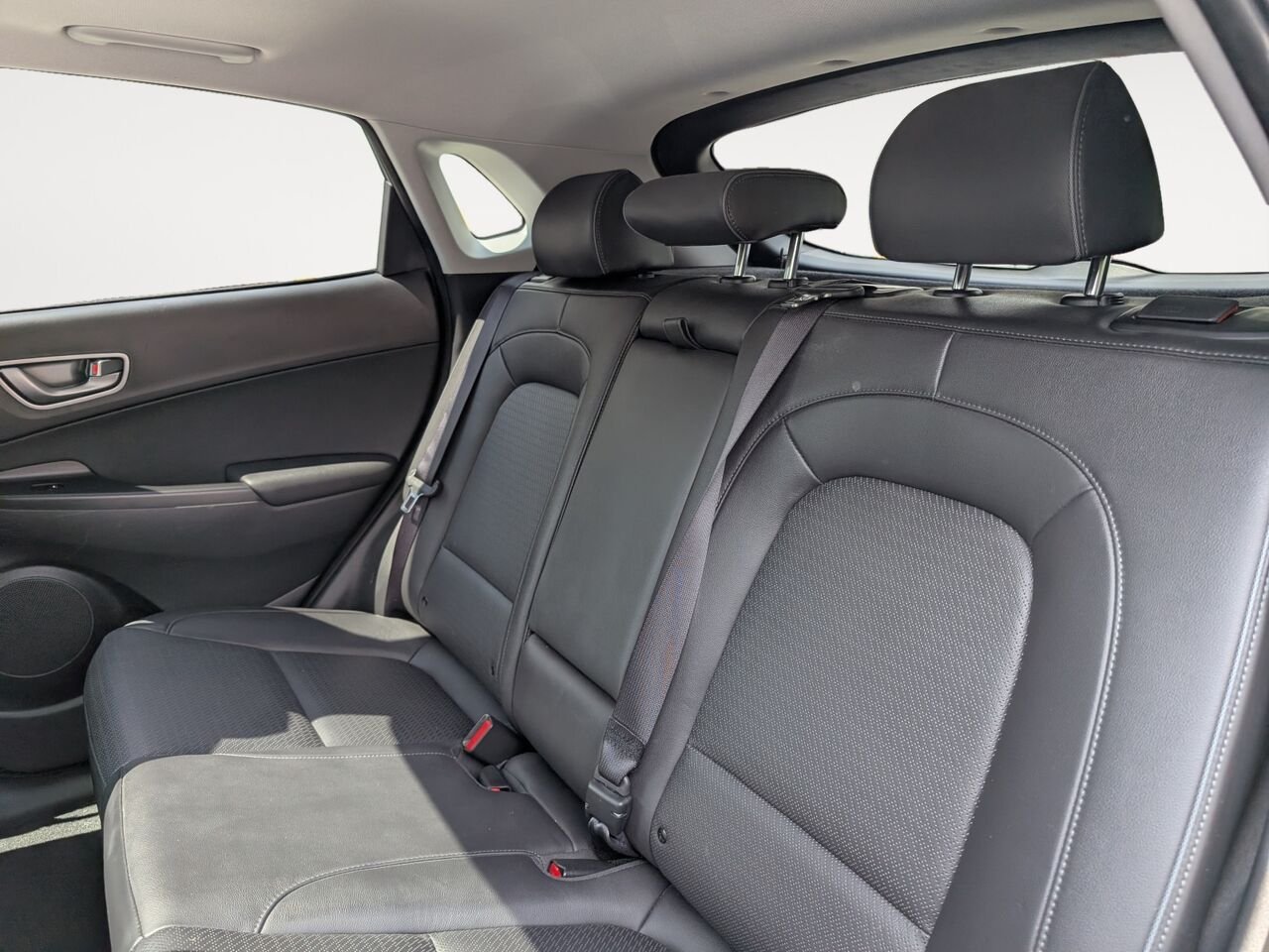 Hyundai Kona électrique ULTIMATE/SIÈGES AVANT ET ARRIÈRE CHAUFFANT/CUIR/VOLANT CHAUFFANT/TOIT OUVRANT 2021 Gris Sherbrooke - photo #7