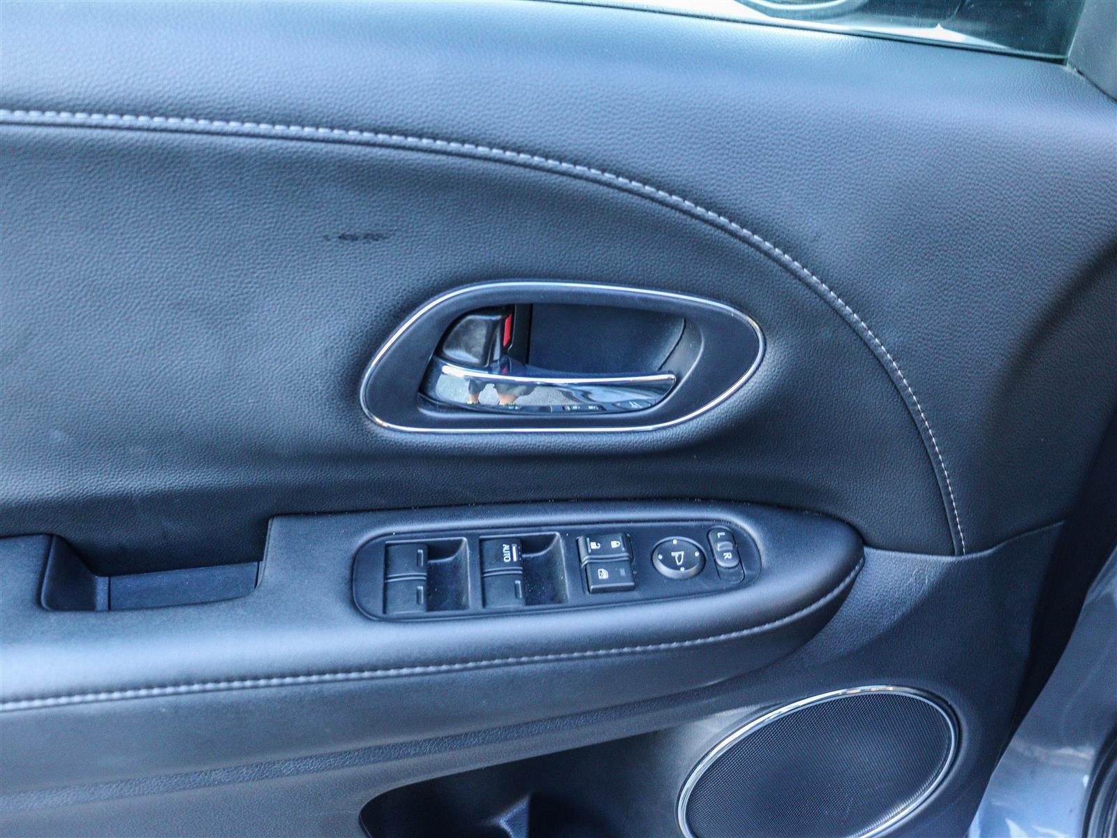 Honda HR-V Touring 2022 Grey Ottawa & Gatineau - photo #8