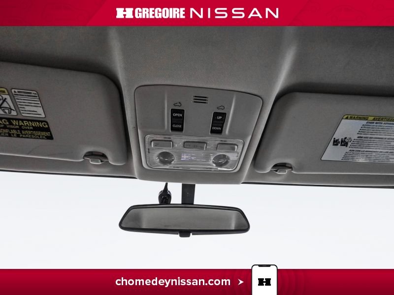 2013 Toyota Rav 4 White Laval - photo #22