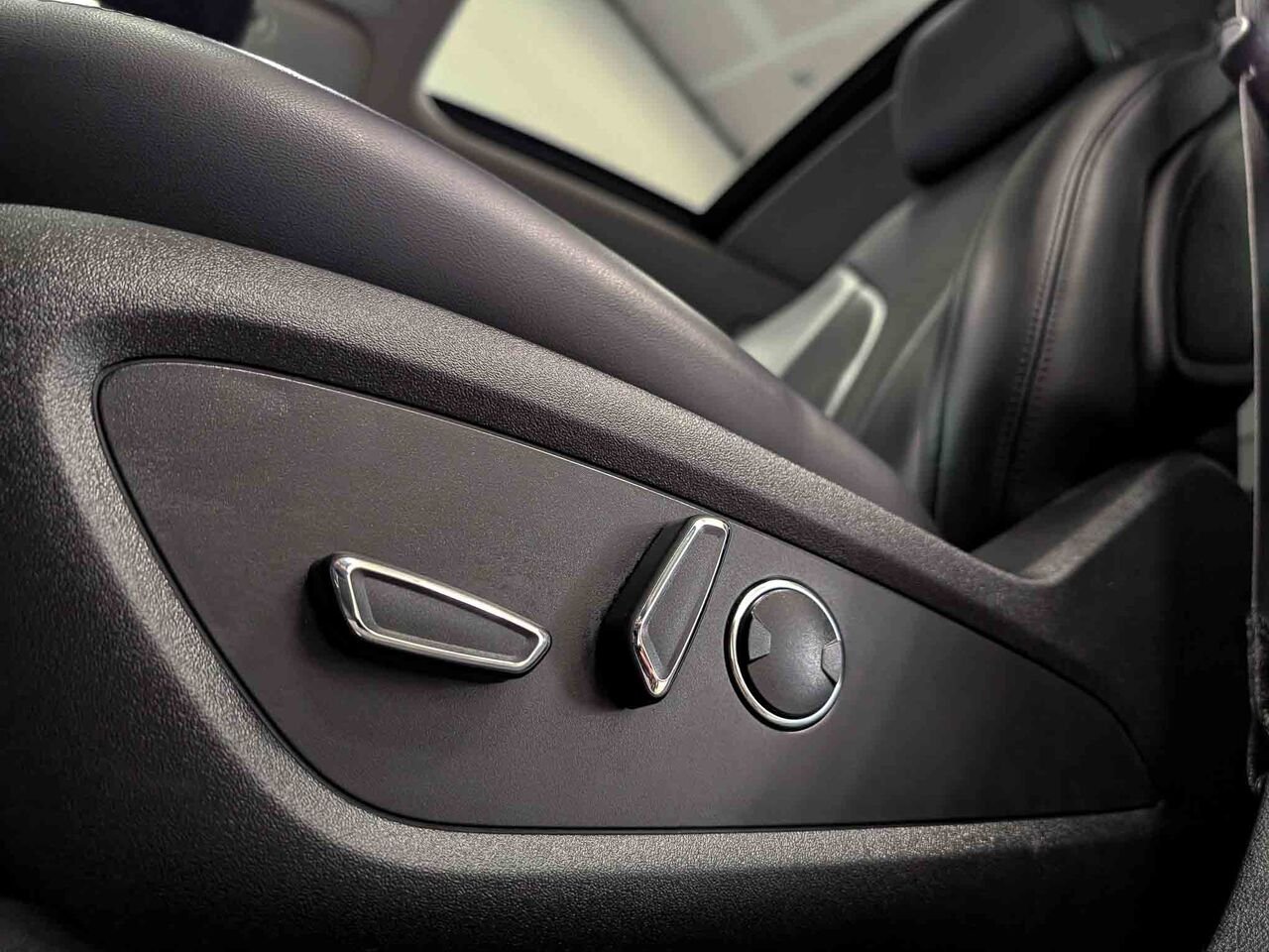 2023 Lincoln NAUTILUS Reserve AWD Toit Ouvrant Bas Kilométrage Grey Sherbrooke - photo #9