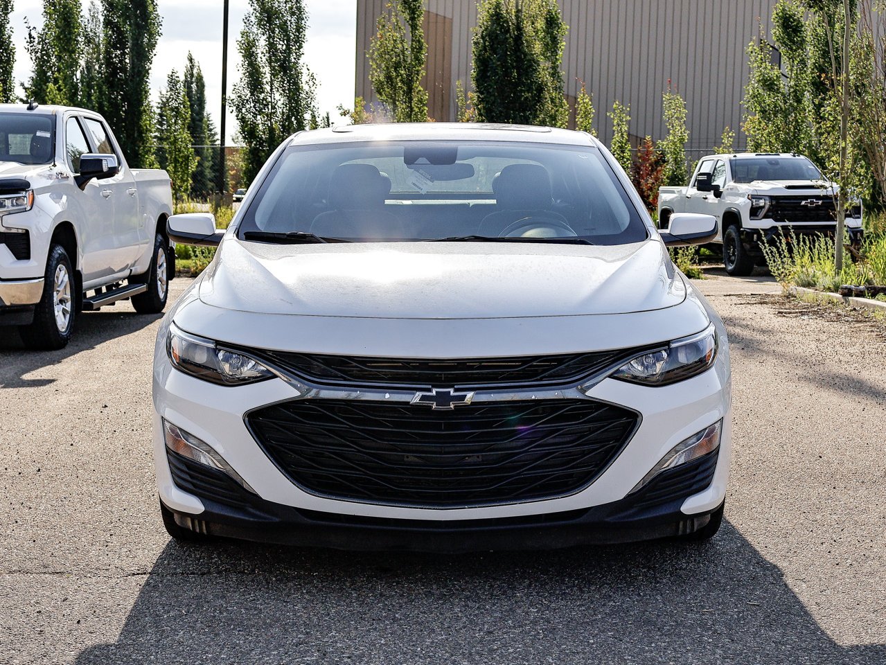 2024 Chevrolet Malibu 4dr Sdn 1LT White Sherwood Park - photo #2