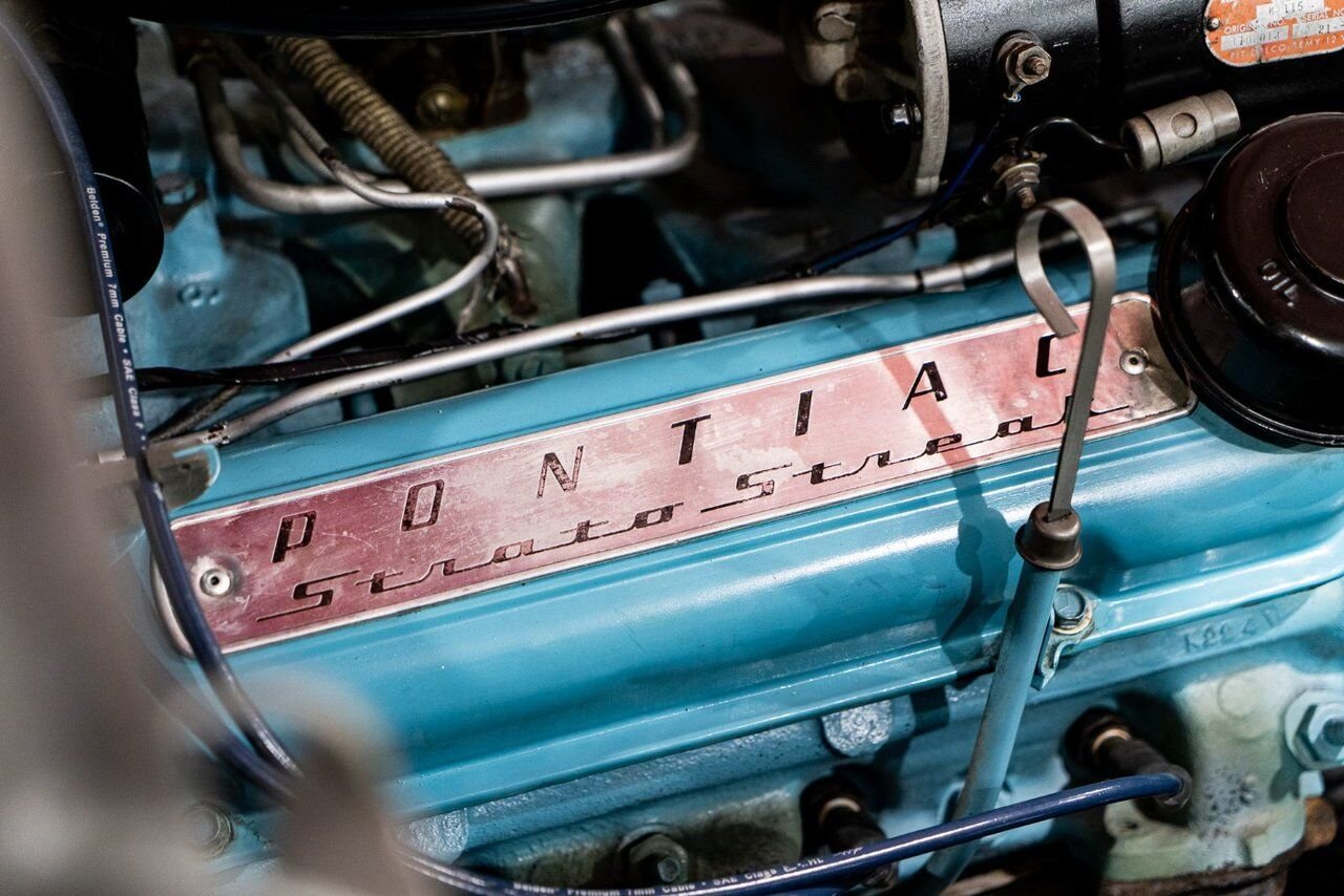 Pontiac Starchief **PRIX EN USD** Beautifully presented from former restoration 1955 Blanc Montréal - photo #17