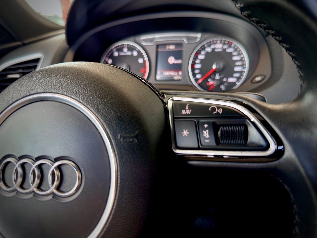 Audi Q3 2016 Noir Notre-Dame-des-Prairies - photo #26