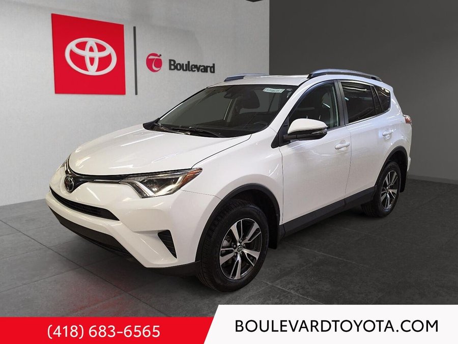 2018 Toyota RAV4 2018 White