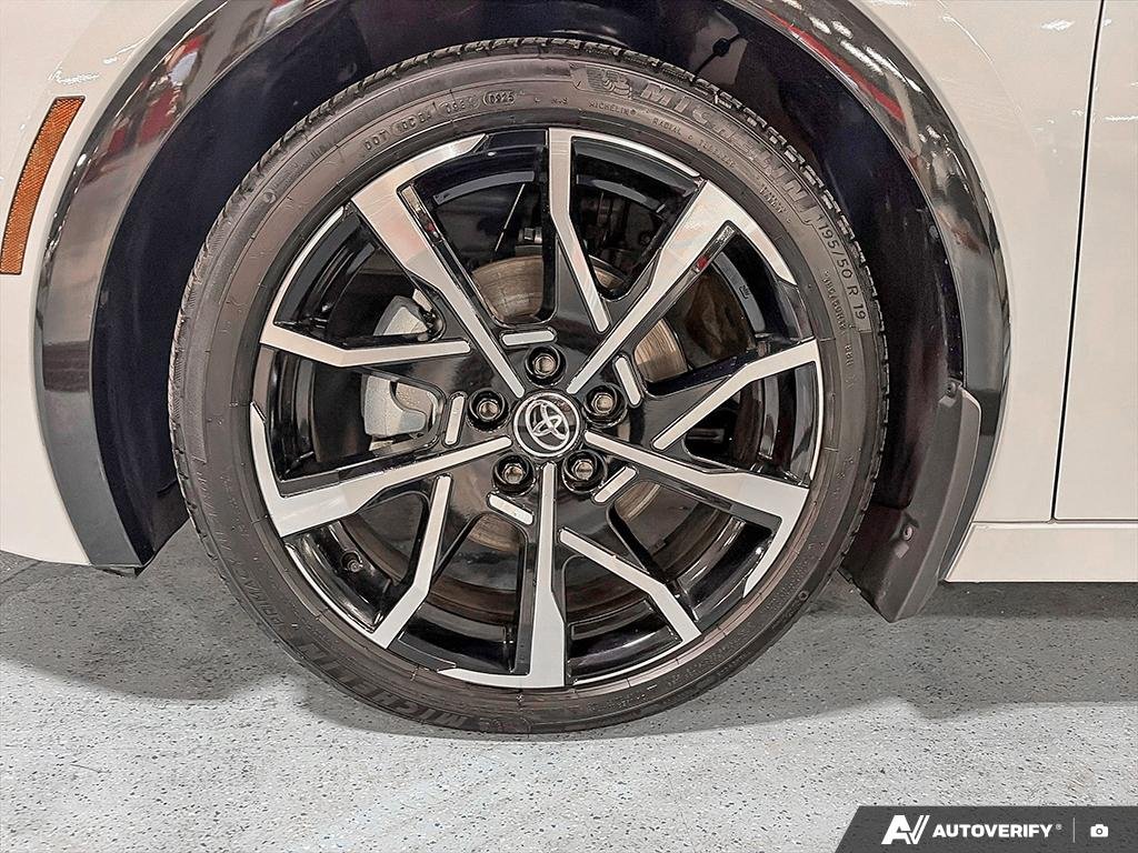 2025 Toyota Prius Plug-In Hybrid S2501807 | XSE Wind Chill Pearl Edmonton - photo #5